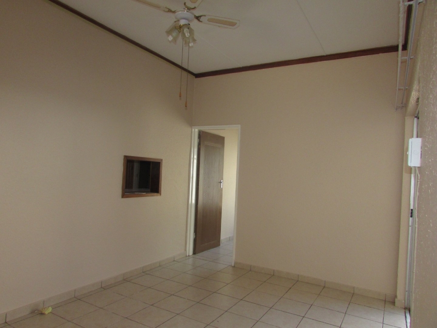 To Let 3 Bedroom Property for Rent in Heuwelsig Free State